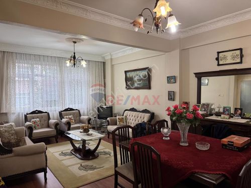 Bayrampaşa Yenidoğan Mahallesinde Kiralık 2+1 Daire