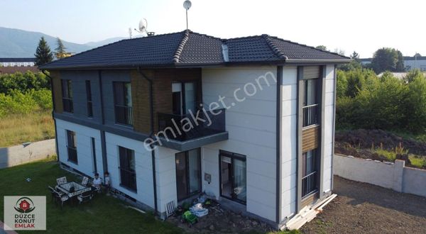 Düzce Merkez Altınpınar 416 M2 Arsasıyla 4+1 Dublex Lüx Malikane