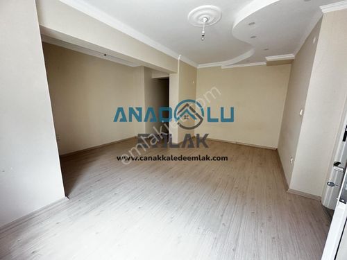 Çanakkale Merkezde Satılık Ayrı Mutfaklı 1+1 80m2