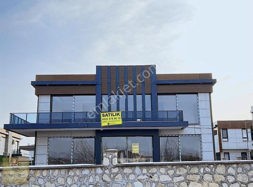 Ataşehir'de 750 M2 Arsa Üzerine Kurulu Villa