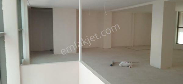 Cüneytbey Mh.sinde Özgüneş Gayrimenkul Ve İnş.'tan Kiralık Dükkan.