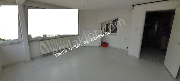 Ender Uysal Gayrimenkulden Cumhuriyet Mahallesinde 3+1 Kiralık Daire...