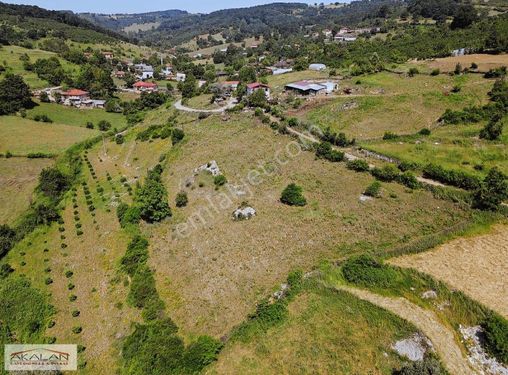 Eğercilide 6.500 M2 Resmi Yollu Köy Kenarı