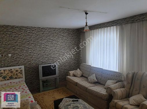 Tren İstasyonuna Yürüme Mesafesinde Eşyalı Kiralık Daire