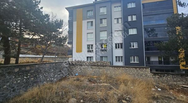 Suşehri Ana Cadde Üzerinde Satılık 150 M2 3+1 Daire