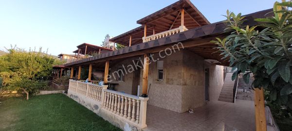 Bakımlı Taş Kaplama Lüks Villa