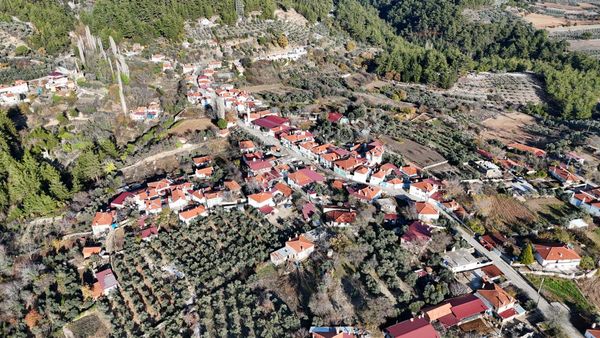 Muğla Menteşe Yerkesik Yeniköy İki Katlı Ev Ve Arsası