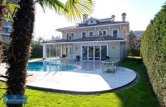 Kemer Country, Kemerboyu'nda Müstakil, Havuzlu Satılık Villa