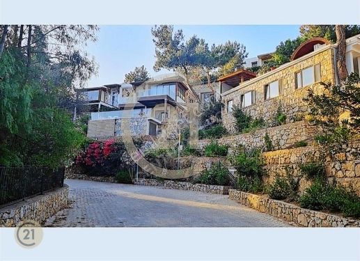 Century21 Den Bodrum Merkeze Yakın Site İçinde 4+1 Villa.