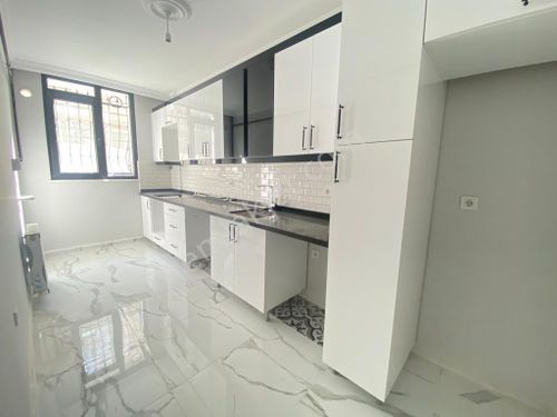 2+1 Lüks Bahçe Katı Aile Apartmanı