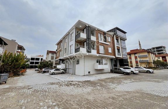 C21 Bal'dan 10 Burda Avm Karşısı 1+1 Ayrı Mutfaklı Satılık Daire