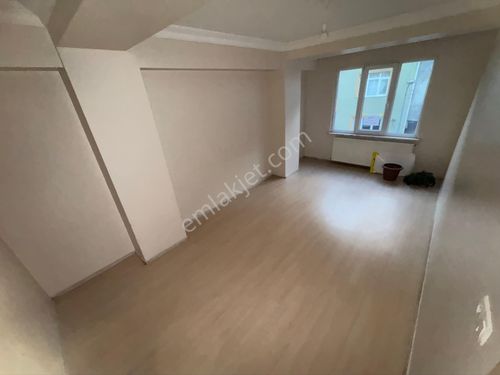 Zafer Yapı Gayrimenkulden Kiralık Daire 2.kat 2+1 85m2 10yıllık İstanbul Sultangazi Cebeci Mahde