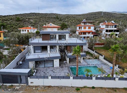 Bora Emlak'tan Satılık Deniz Ve Dağ Manzaralı Ultra Lüks Villa