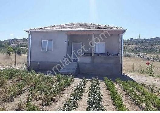 Çevrilde Baraj Manzaralı 950m2 Arsa İçerisinde Satılık Bağ Evi