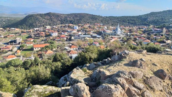 Dikili Merdivenli,de Karşısı Ege & Midilli Satılık On Dönüm Tarla