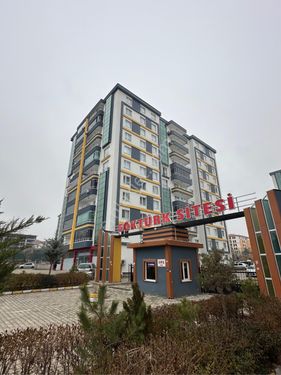 Yakınca Göktürk Sitesi 2+1 6. Arakat 110 M2 Çift Asansörlü Site İçerisinde Satılık Daire