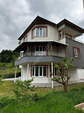 Bursa Mustafakemalpaşa Atatürk Mahallesi'nde Kiralık Tripleks Villa