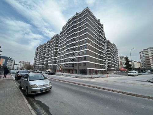 Yenidoğan Mah. Öztoprak Avlu Çift Balkon Satılık Orta Daire 30/2