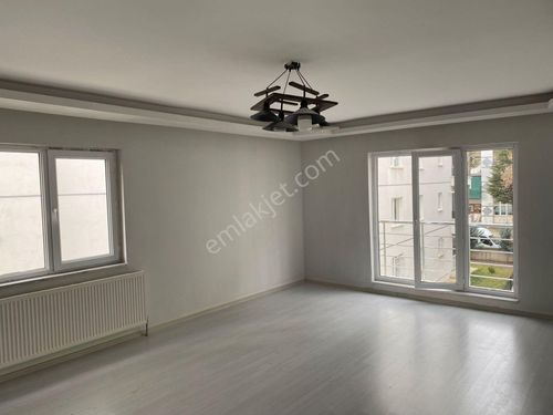 Atatürk Mahallesinde 4+1 Full Yapılı Kiralık Daire