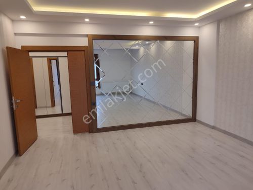 Yaşam'dan Üniversite Mh. Satılık 3+1 200 M2 Ultra Lüks Ara Kat Daire