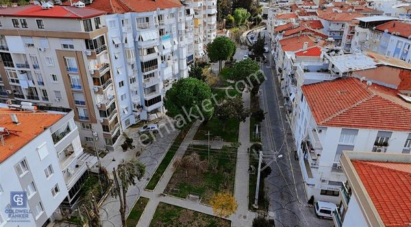 Balçovada Üniversite Ve İstinye Park Yakını Satılık 2+1 Daire