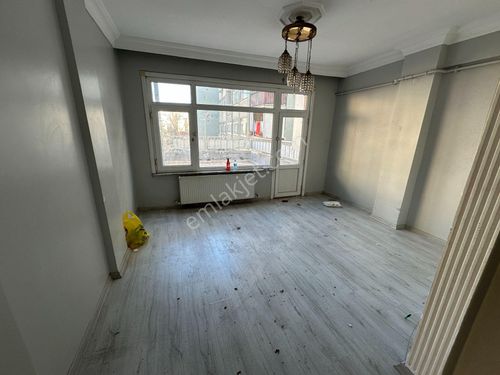 2816 Rengarenk'ten Kasımpaşa Merkezde 2+1 80m2 1. Kat Teraslı