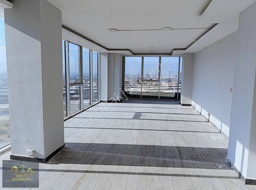 Özcan Çiftci'den Tabela Değeri Yüksek Plaza'da Kiralık 80m2 Ofis