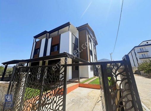 Kemalpaşa Bağyurdu'nda 5+1 255 M2 Tripleks Lüks Satılık Villa