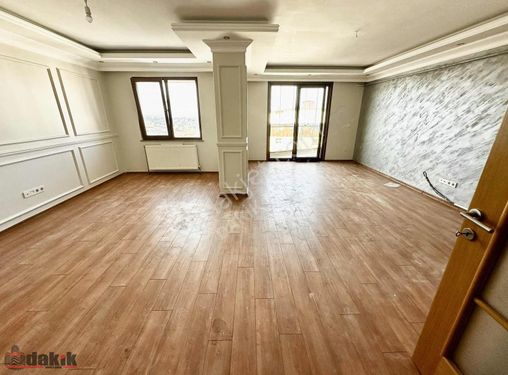 Dakikemlaktan Cumhuriyt Meydannda Garajlı 4+2 235m² Dublex Daire