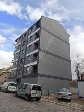 Uşak Merkez De Saray Altı Mahallesinde Yeni Belediyeye 100m2 Mesafede Yeni Yapı