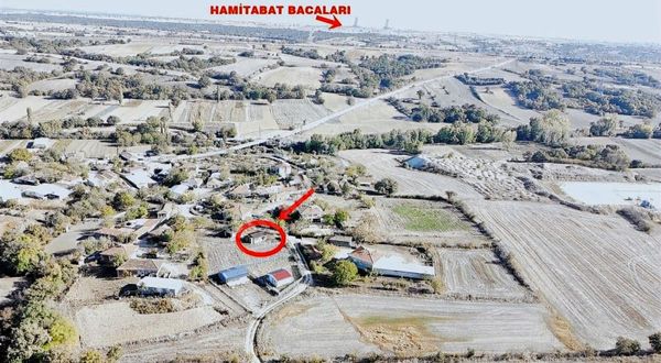 Çeşmekolu Köyünde 600 M2 İçinde Konteyner Olan Satılık Arsa