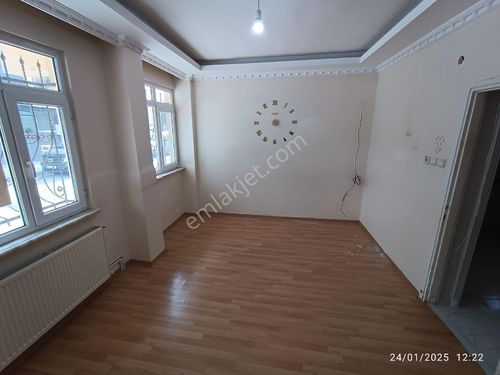 Bağcılar Hürriyet Mah Kiralık 1+1 Düz Giriş Daire 65m2