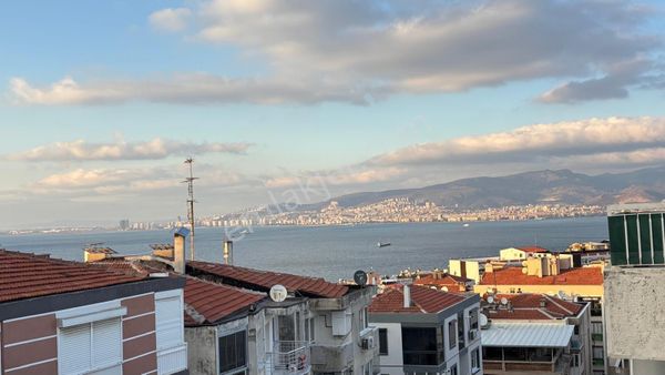 Deniz Manzaralı Lüx Yapılı. Hastahane Ve Metroya Yürüme Mesafesinde