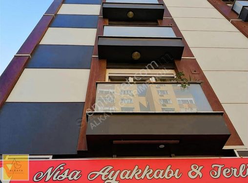 Bostancı İçerenköy'de Satılık Dükkan Yüksek Kira Getirili Geniş