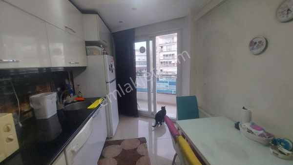 Bahçelievlerde Kiler,ebeveyn Banyo,doğalgaz Satılık 3+1 Daire