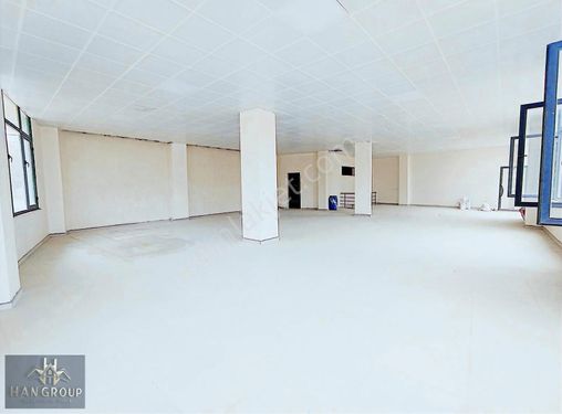 Edremitte 500 M2 Merkezi Konumda Kiralık Dükkan