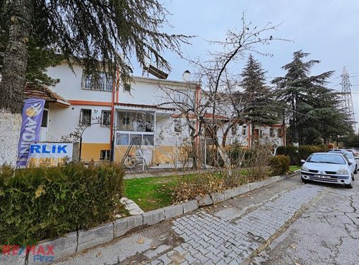 Batıkent Kardelen Mahallesi Uğur Sitesi 4+1 Kiralık Tripleks