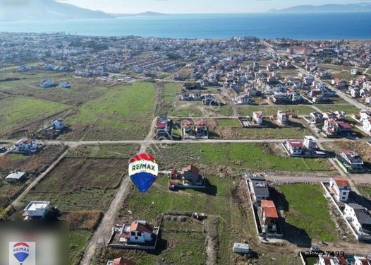 Dikili Çetin Emeç Bölgesinde Satılık Müstakil Arsa