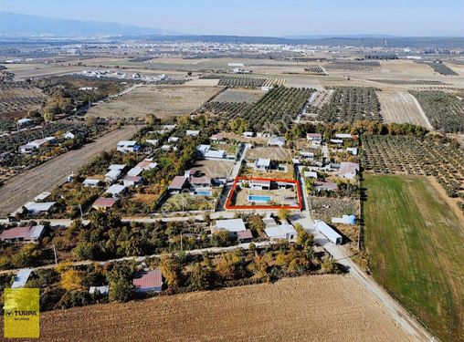 Menderes Oğlananası 1.250 M2 Havuzlu 2+1 Müstakil Ev