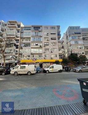 Mithatpaşa Caddesi Üzerinde Satılık 2+1 Arakat Daire