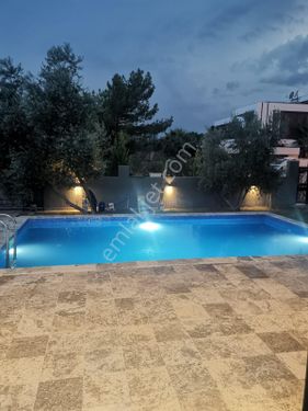 Villa Satılık 520 Metrekare Site İçinde Yeşilbayır Döşemealtı Mahallesi