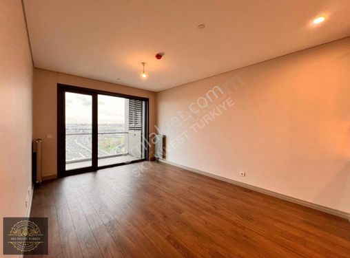 Ataköy Route İstanbulda 1+1 75m² 13.kat Balkonlu Kiralık Daire.