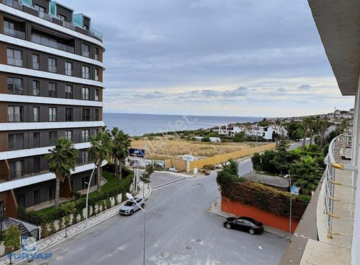 Büyükçekmece Sinanoba'da Cadde Ve Deniz Manzaralı Dubleks Daire