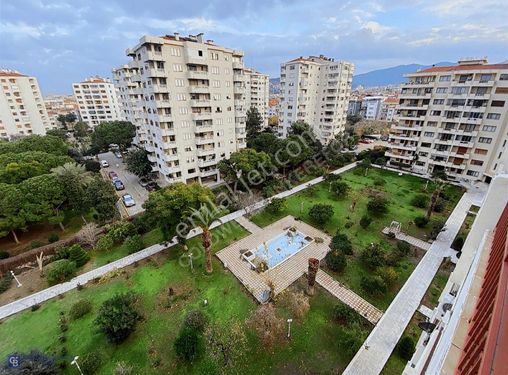 Balçova Agora Avm Karşısında Site İçerisinde Satılık Daire