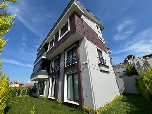 Yalova Çiftlikköy Satılık Lüks Villa!.havuz Ve Güneş Enerjili