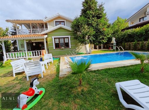 Kartepe Maşukiye'de 884 M2 Arsa İçerisinde Satılık Villa