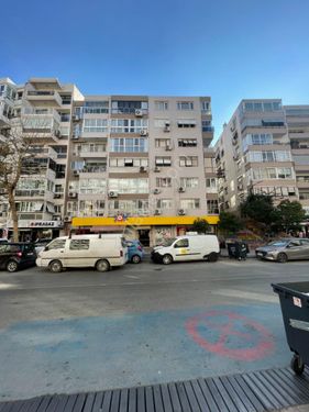 Mithatpaşa Caddesi Üzerinde Satılık 2+1 Arakat Daire