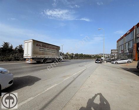 __gökdemir' Den Ana Caddeye Cephe Hazır Müşterili Kurulu Servis