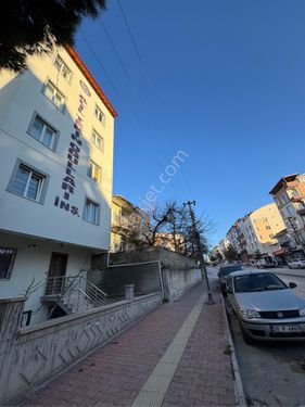 İnal Emlaktan Emekte Cadde Üzeri Satılık 2+0 60 M2 Daire