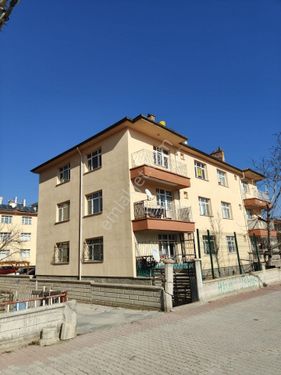 Kosova Mah. Cadde Üzerinde Gülşehir Sitesinde Yalıtımlı Güney Dogu 2+1 Sobalı Kiralık Daire